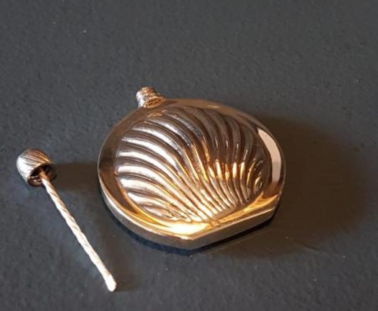 Superb Silver Travelling Scent Bottle - Image 2