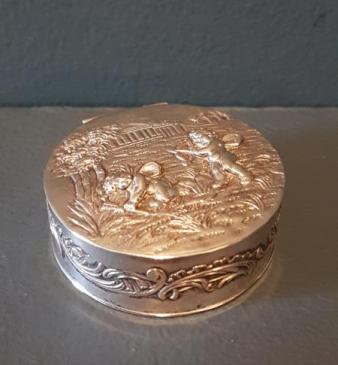 Victorian Embossed Silver Table Snuff Box
