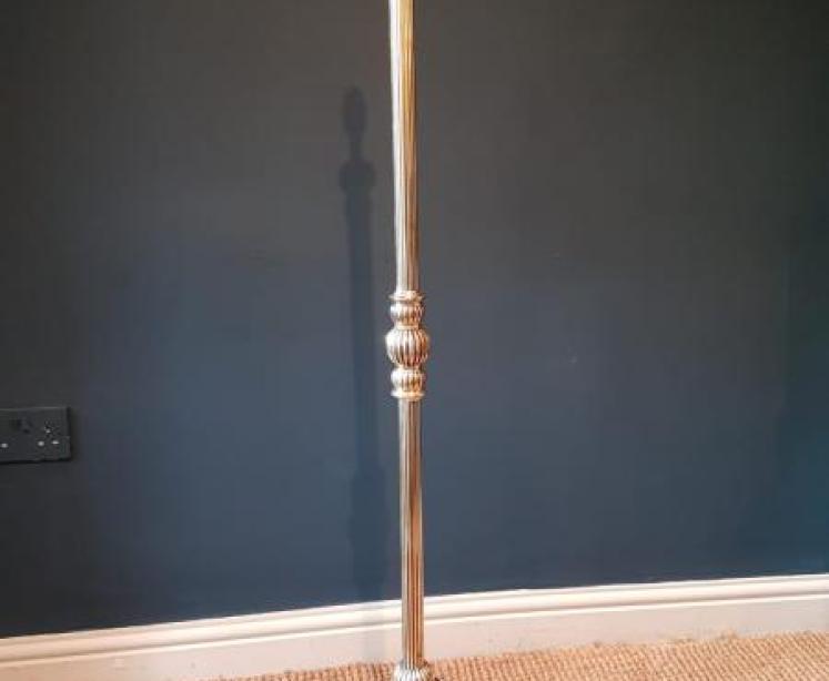 Edwardian Cast Brass Rise and Fall Lamp Standard - Image 1