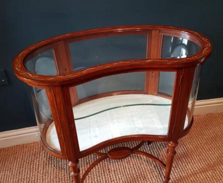 Fine Quality Edwardian Vitrine with Painted Decoration - Image 1