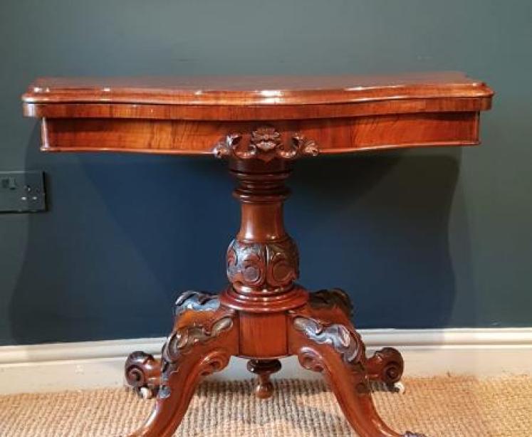 Stylish Victorian Burr Walnut Fold Over Gaming Table - Image 3