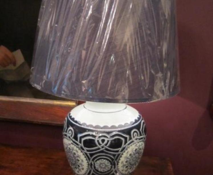 Oriental Blue & White Porcelain Table Lamp with Shade - Image 1