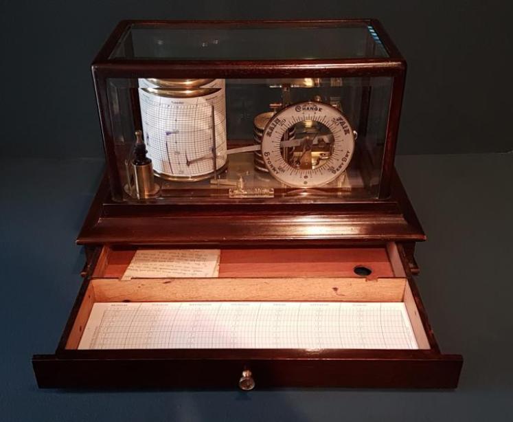 Edwardian Mahogany Barograph - Image 7