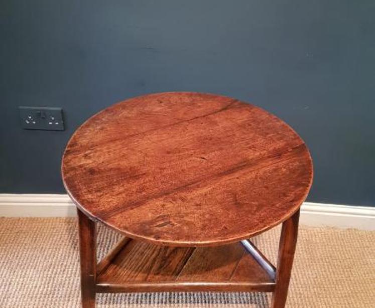 George III Oak and Walnut Cricket Table - Image 2