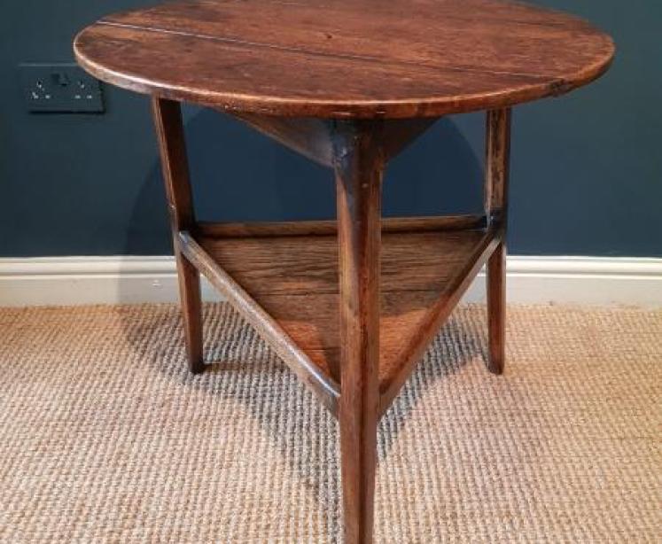 George III Oak and Walnut Cricket Table - Image 7