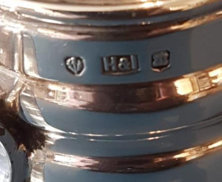 Edinburgh Silver Pounce Pot - Image 4