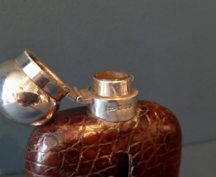 Superb Victorian Silver & Crocodile Skin Hip Flask - Image 3