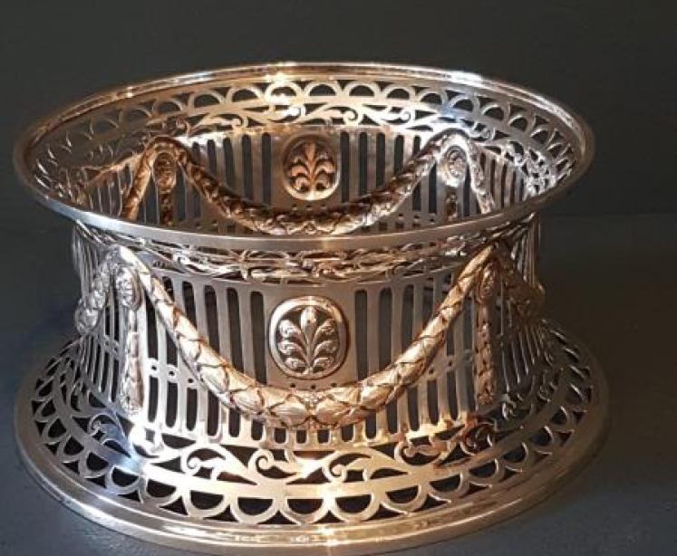 Fine Edwardian Quality Silver Dish Stand - Image 1