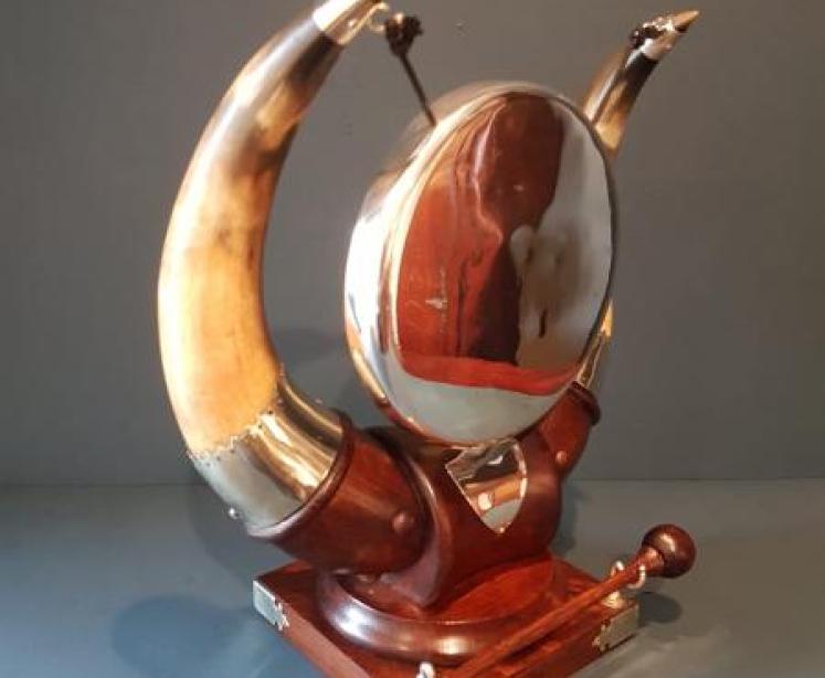 Victorian Oak And Cow Horn Dinner Gong  - Image 5
