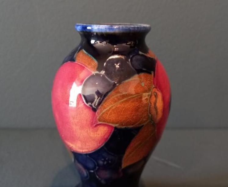 Early Moorcroft Miniature Seeded Pomegranate Miniature Vase - Image 4