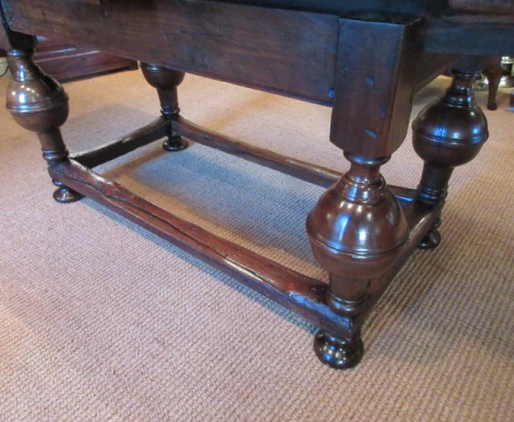 Stunning William & Mary Period Extending Refectory Table - Image 5