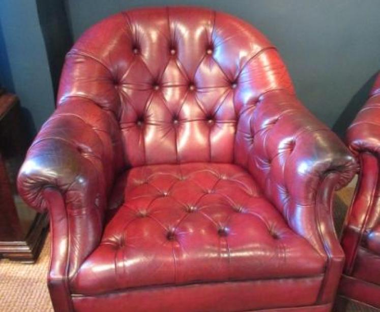 Superb Pair of 1920's Leather Buttoned Club Armchairs - Image 2