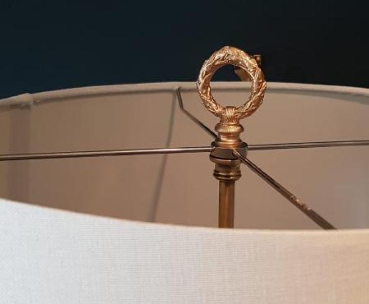 Impressive Edwardian Brass Corinthian Column Lamp - Image 3