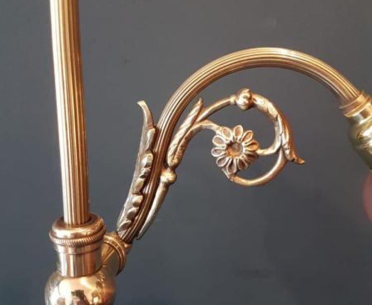 Edwardian Brass Rise and Fall Table Lamp  - Image 7