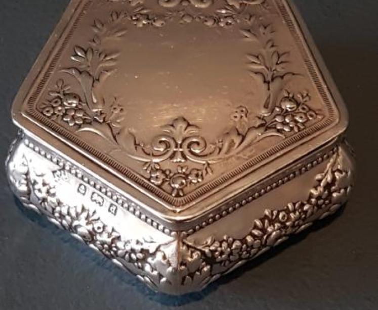 Edwardian Silver Hexagonal Ring Box  - Image 2