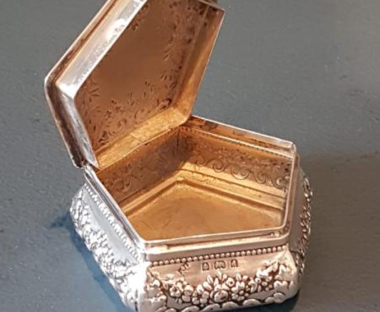 Edwardian Silver Hexagonal Ring Box  - Image 4