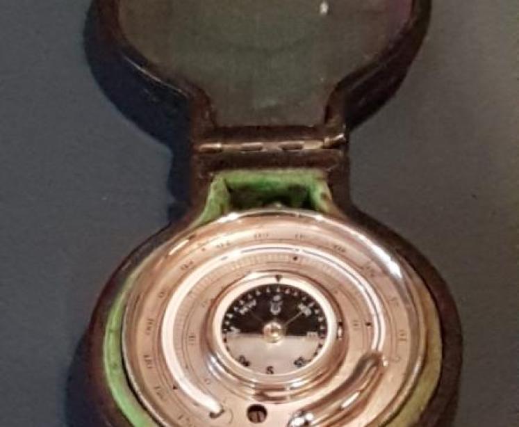 Victorian Double Sided Pocket Barometer, Thermometer and Compass - Image 4