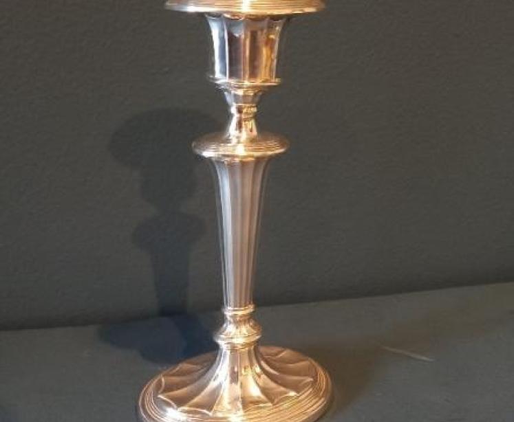 Pair of Edwardian Silver Classical Style Candlesticks - Image 3