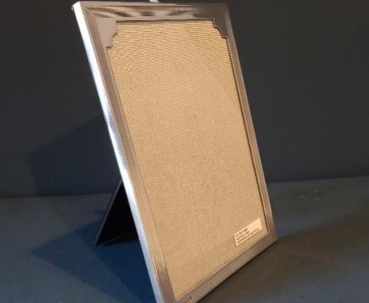 Large George V Period Sheffield Silver Photo Frame - Image 2