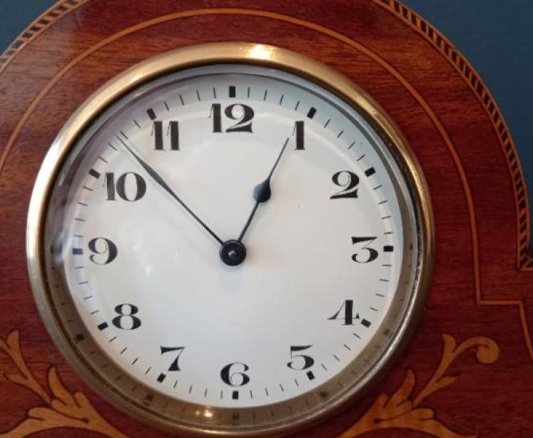 Edwardian Period Inlaid Arched Top Mantel Clock - Image 3
