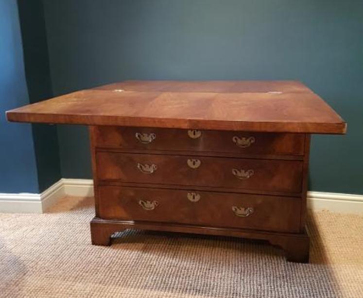 George III Figured Walnut Bachelors Chest - Image 2