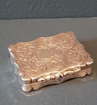 Large Early Victorian Silver Vinaigrette 