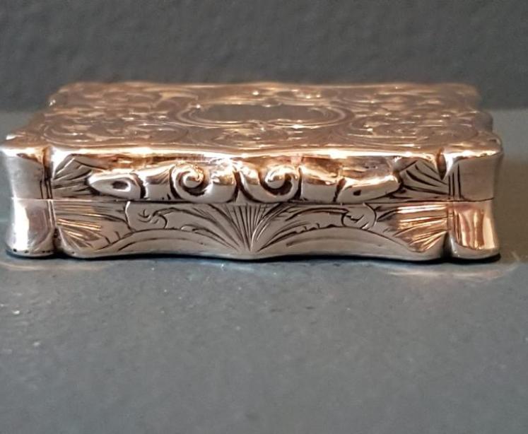 Large Early Victorian Silver Vinaigrette  - Image 2