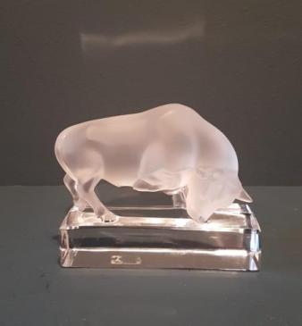 Lalique Opalescent Bull Paperweight 
