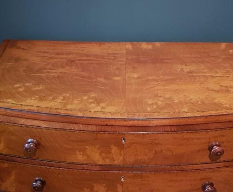 Regency Inlaid Figured Walnut Bow Front Chest - Image 3