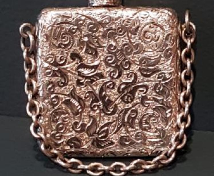 Superb Victorian Silver Travelling Scent Bottle - Image 1