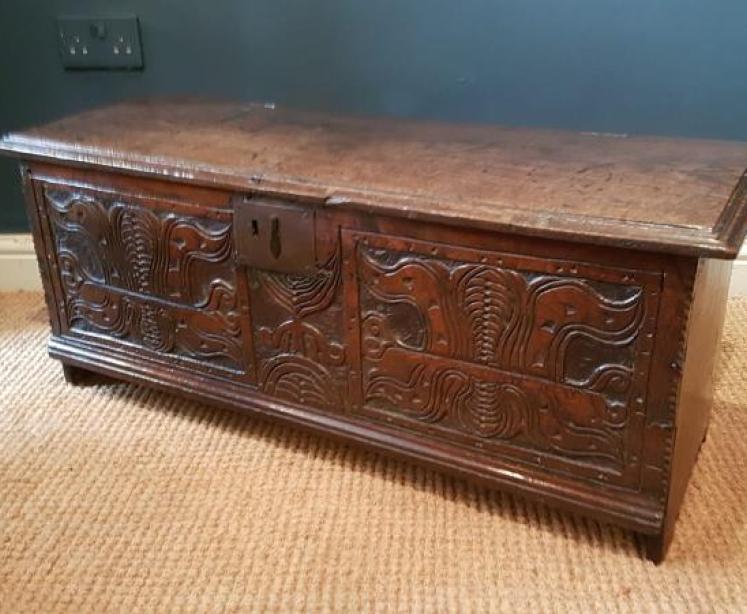 Outstanding Early Oak Six Plank Coffer  - Image 6