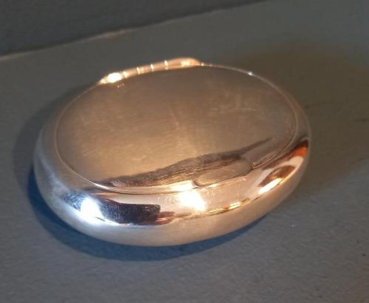 George V Silver 'Pebble' Table Snuff - Image 1