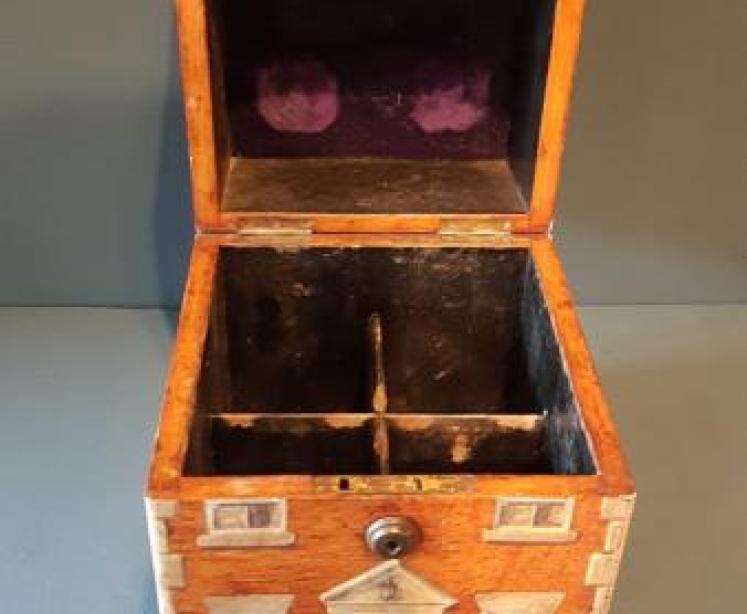 Victorian Country House Oak Spirits Box - Image 2