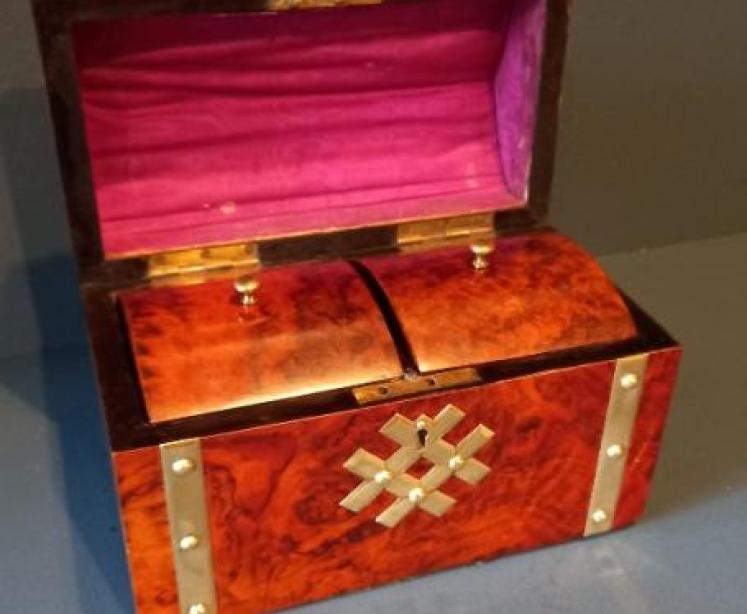 Mid Victorian Burr Walnut Tea Caddy - Image 3