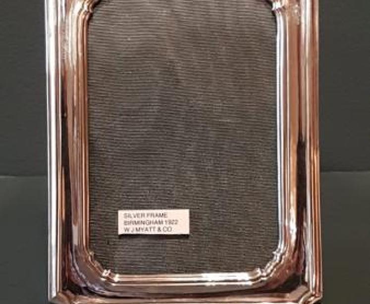 George V Silver Photo Frame - Image 1