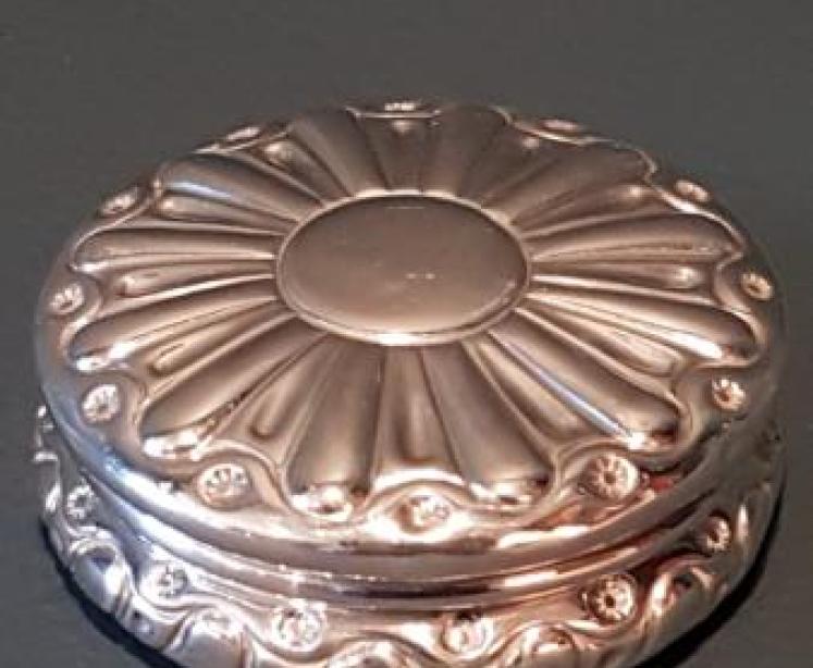 Victorian Silver Sunburst Box - Image 1