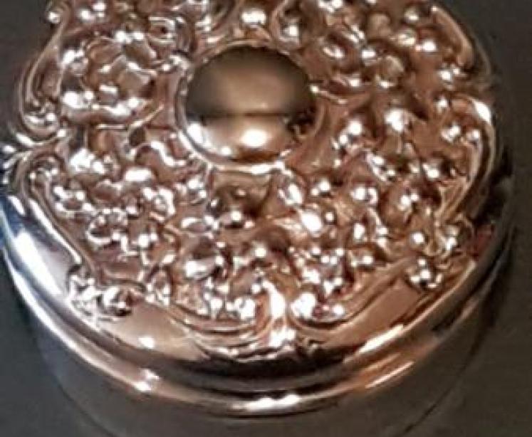 Victorian Silver Floral Design Pill Box - Image 3