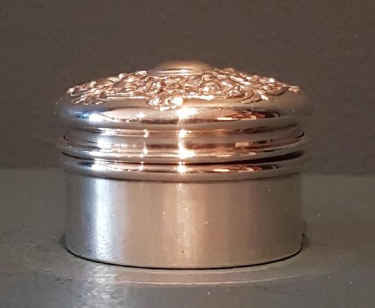 Victorian Silver Floral Design Pill Box - Image 6