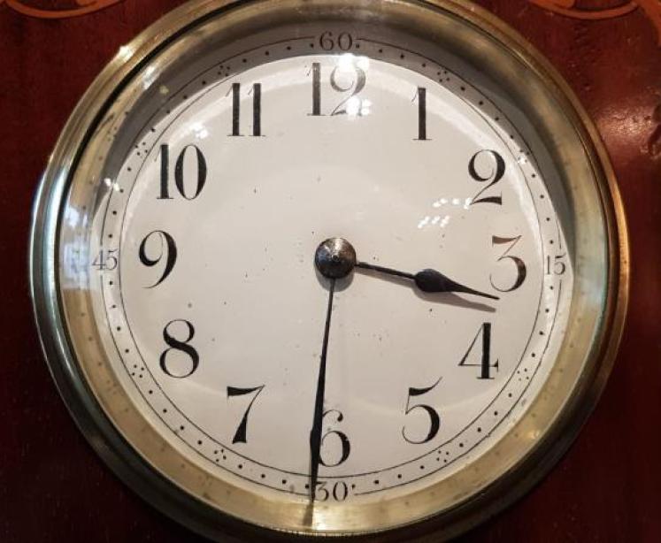 Fine Quality Inlaid Mahogany Mantel Clock - Image 3