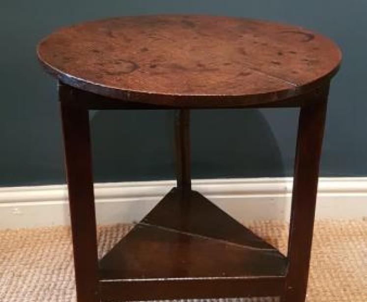 Period Oak Small Proportioned Cricket Table - Image 1