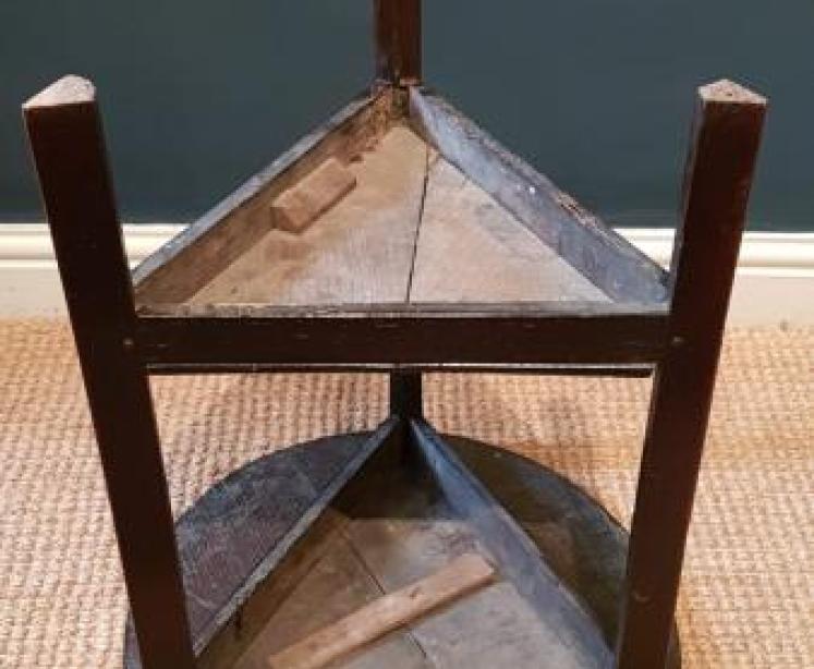 Period Oak Small Proportioned Cricket Table - Image 5