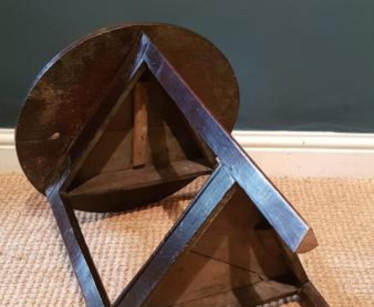 Period Oak Small Proportioned Cricket Table - Image 7