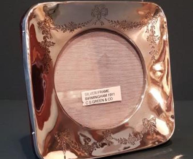 Edwardian Floral Engraved Silver Photo Frame - Image 1
