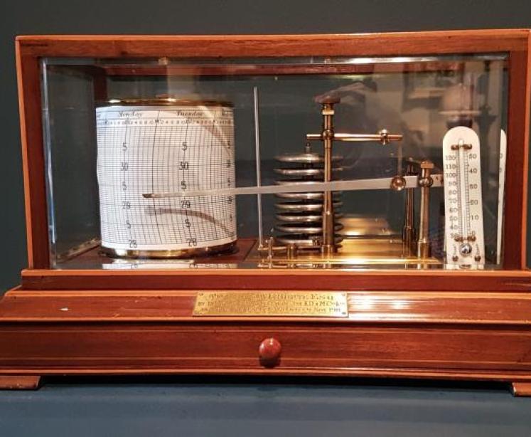Superior Quality Edwardian Inlaid Mahogany Barograph - Image 2