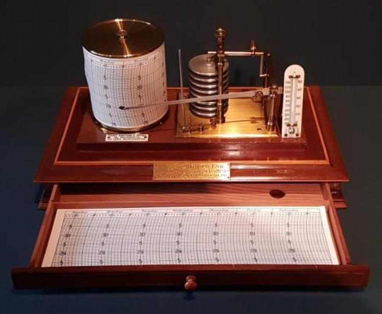 Superior Quality Edwardian Inlaid Mahogany Barograph - Image 4