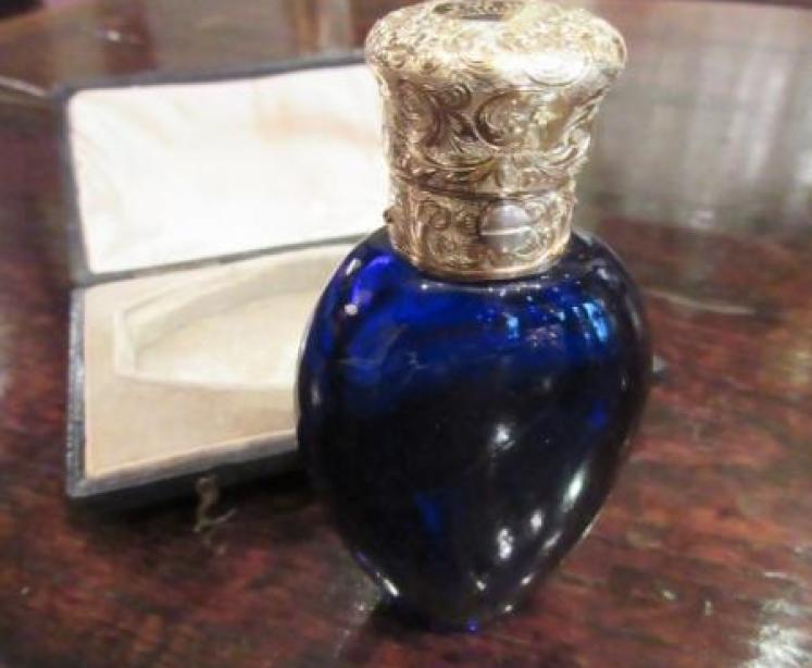 Superb Early Victorian Bristol Blue Cased Scent - Image 2