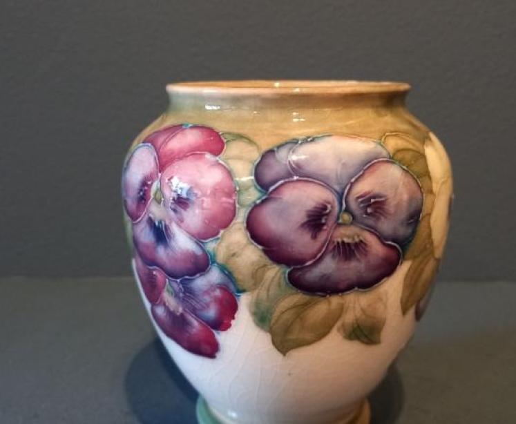 Rare McIntyre Moorcroft Pansy on White Ground Vase - Image 7