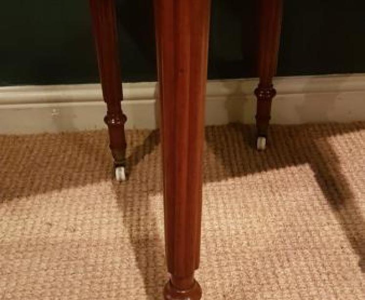 Early Victorian Figured Walnut Lamp Table - Image 3