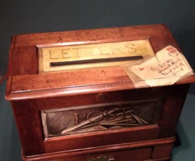 Unusual Victorian Painted Mahogany Post Box - Image 5