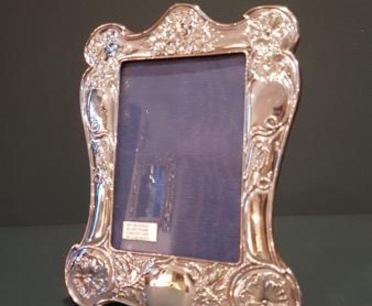 Fine Quality Edwardian Silver Frame by William Neale - Image 2